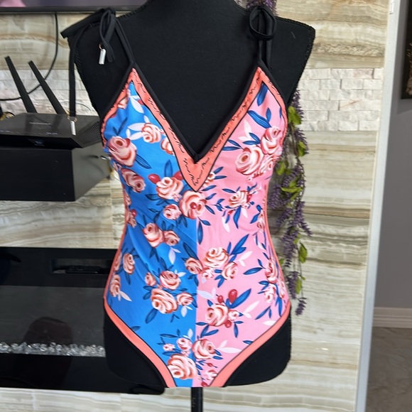 The Riley‎ Reversible One Piece Swimsuit. Size L - Picture 7 of 13